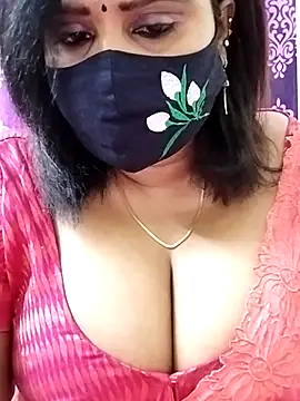 Queenflowerr online show from September 24, 5:28 am