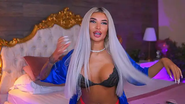 Juicy Jessye online show from June 18, 7:52 pm
