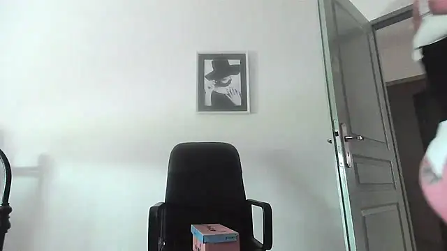 Snapshot of serena__vedette chatting on September 26, 12:25 pm serena vedette online show from September 26, 12:25 pm