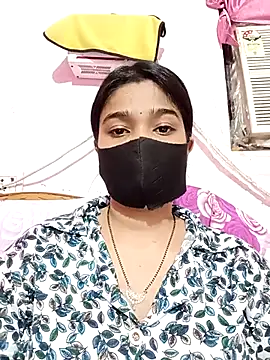 Snapshot of Simran-001 chatting on October 5, 6:24 pm Simran-001 online show from October 5, 6:24 pm