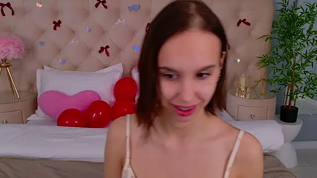 SandraTucker online show from February 8, 3:21 am