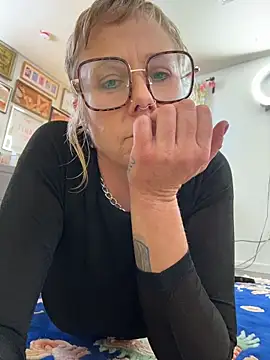 I am babydoll online show from April 29, 12:08 pm