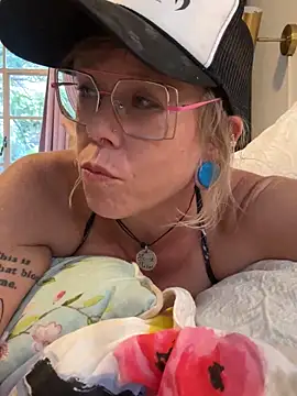 I am babydoll online show from September 18, 11:36 pm