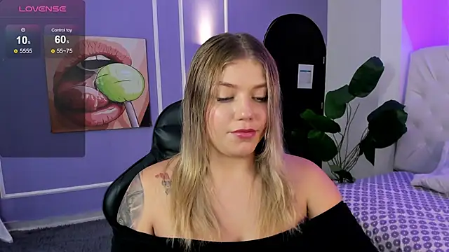 alaia greyy online show from December 5, 2:40 pm