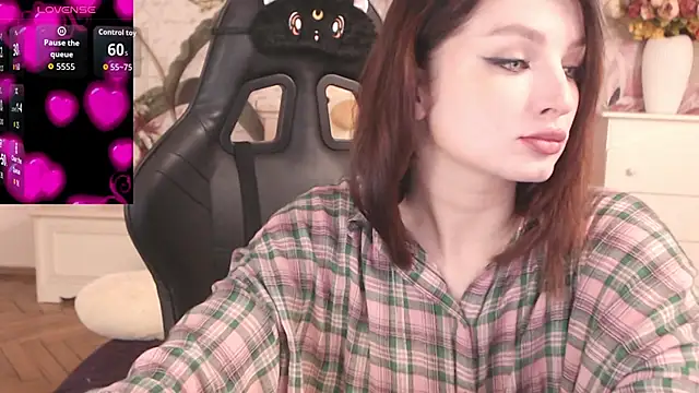 BritneyBarker online show from October 25, 7:32 pm