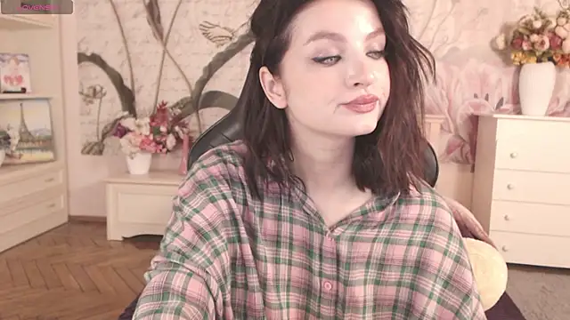 Snapshot of BritneyBarker chatting on September 17, 4:10 am BritneyBarker online show from September 17, 4:10 am