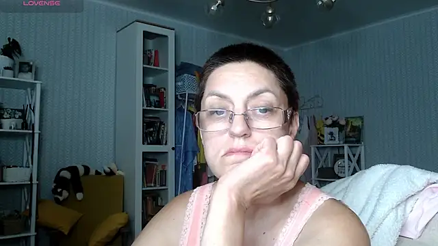Soffya Soy online show from July 2, 8:15 pm