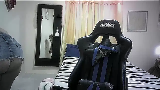 mariana0x online show from July 22, 1:34 pm