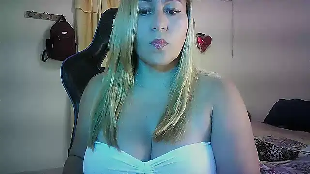 mariana0x online show from July 7, 11:40 pm