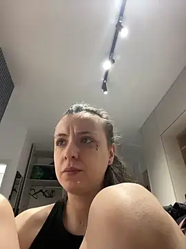 bunnythetailor online show from May 31, 6:09 pm