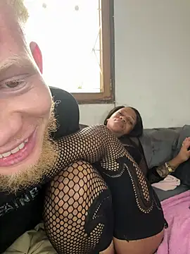 Boneca25 online show from June 27, 12:22 pm