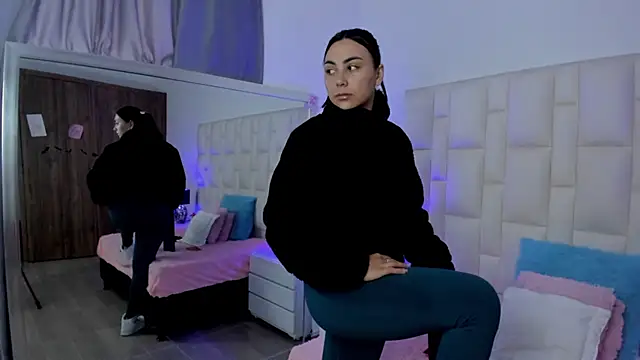 Ariana rouse online show from November 27, 6:00 pm