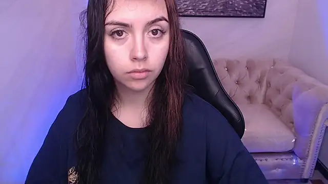 Hela v online show from May 1, 1:03 pm