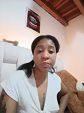 Zaira Rose  online show from July 7, 11:35 am