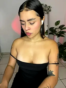 meli ortiz  online show from November 13, 4:28 pm