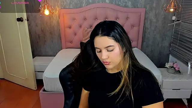 Hadley  online show from August 2, 3:53 am