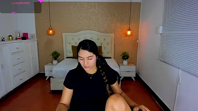 Hadley  online show from August 5, 3:35 am