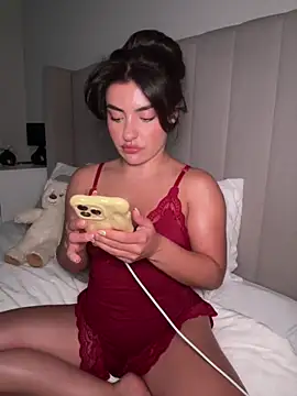 cute carly  online show from May 27, 7:44 pm