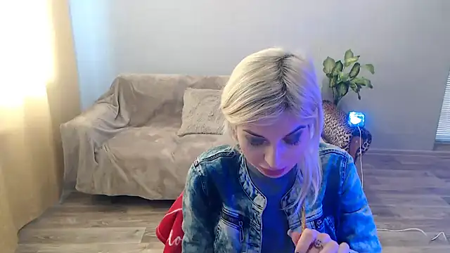 SexyBeatriice online show from February 11, 7:32 am