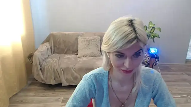 SexyBeatriice online show from February 26, 7:40 am