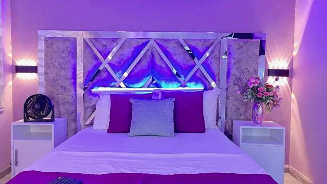 AliDiaz  online show from July 25, 6:59 pm