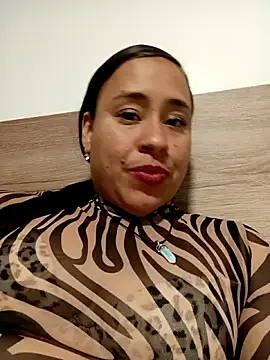 Snapshot of kamila_lovee chatting on October 3, 10:37 pm kamila lovee online show from October 3, 10:37 pm