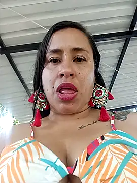 Snapshot of kamila_lovee chatting on October 13, 7:16 pm kamila lovee online show from October 13, 7:16 pm