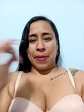 Snapshot of kamila_lovee chatting on September 17, 4:32 am kamila lovee online show from September 17, 4:32 am