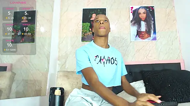 k stormi  online show from October 25, 11:33 pm