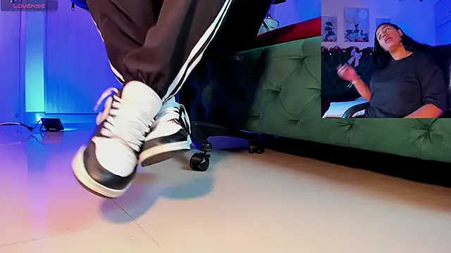 aleya bliss online show from December 2, 3:19 am