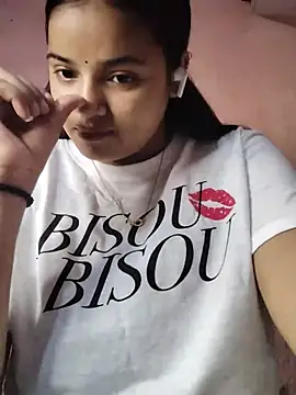 CUTE 09 online show from July 28, 6:33 am