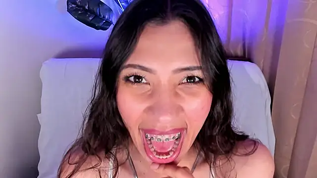 Miss veronicaa2 online show from April 29, 1:25 pm