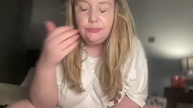 BustyHayleyUk online show from April 7, 1:35 pm