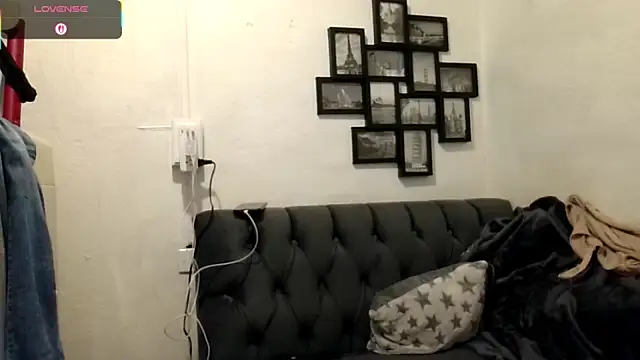 MirandaLatinaLovely online show from November 25, 5:58 pm