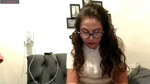 MirandaLatinaLovely online show from December 17, 5:50 pm