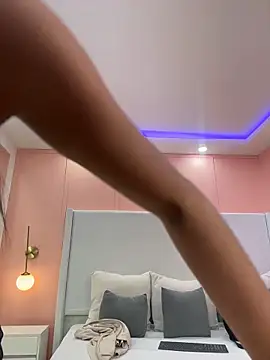 eva roseee online show from June 18, 3:50 pm