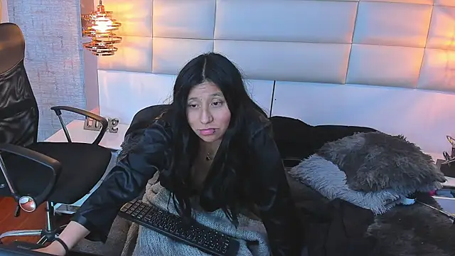 Nohemi louse online show from December 21, 11:52 pm