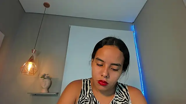 Roxy Stonee online show from June 22, 7:11 pm