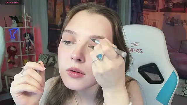 kaisajenner online show from February 2, 7:07 am