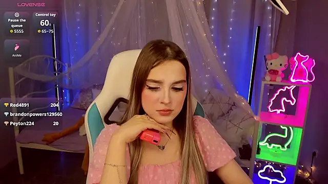 kaisajenner online show from June 7, 11:44 pm