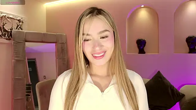 AmaiaHaywood online show from February 3, 6:00 am