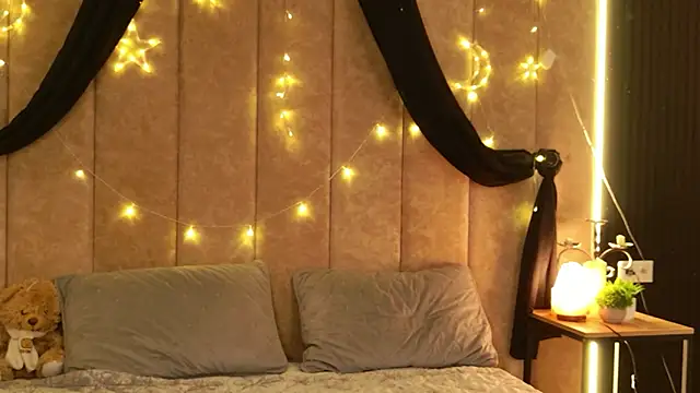 Kendra Parlow online show from February 26, 8:41 pm