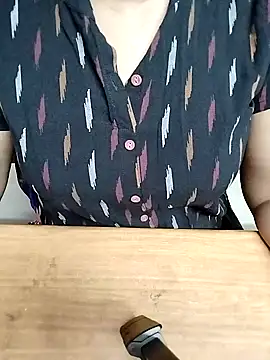 Tamil Radha online show from December 5, 5:58 pm