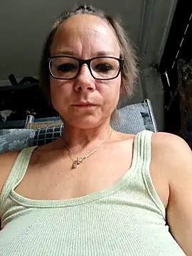 Fuxy-love69 online show from May 27, 8:33 am
