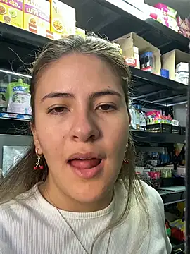 Andrea18 blonde online show from July 31, 8:54 pm