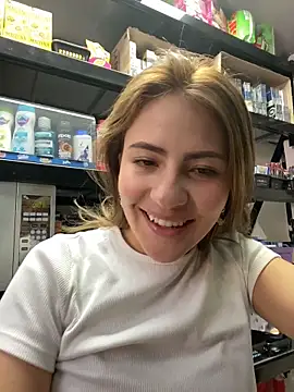 Andrea18 blonde online show from June 5, 3:40 pm