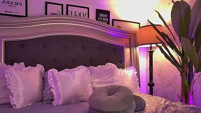 Amber Luna online show from September 28, 5:25 am