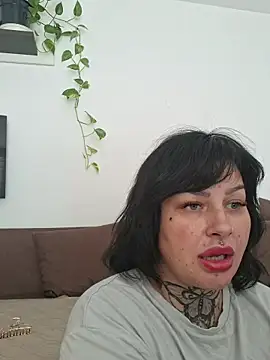 CannabisQueenn online show from July 22, 11:00 am