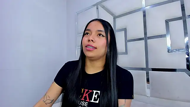 ZoeWan69 online show from October 22, 12:10 pm