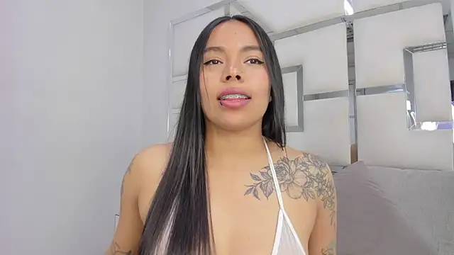 ZoeWan69 online show from December 19, 1:03 pm